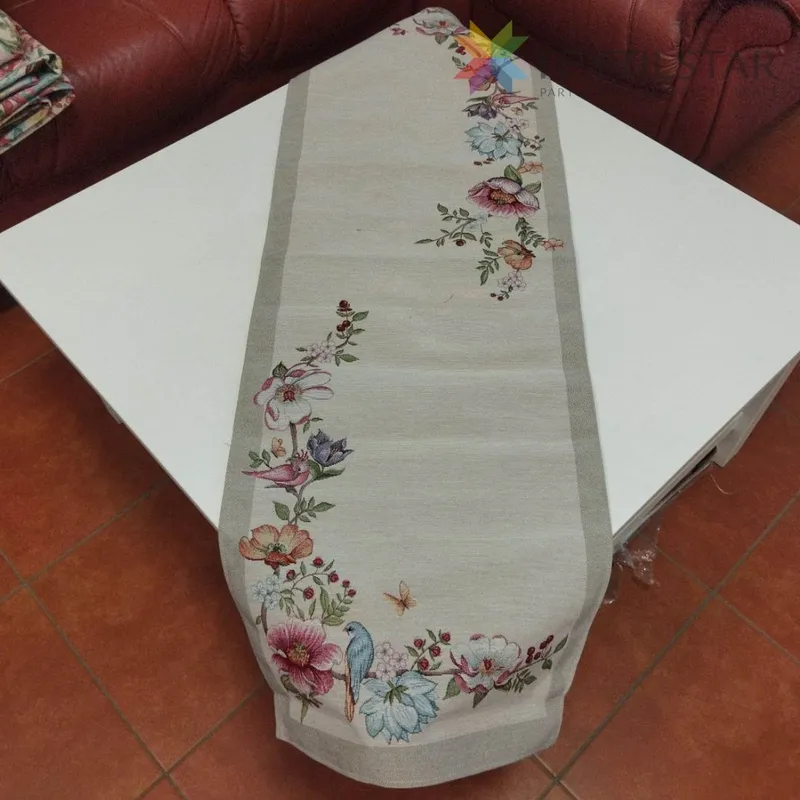 Dekoračné obrusy, behúne, Bytový textil a dekorácie - Gobelínový behúň na stôl 45x140 Vtáky na konári s kvetmi