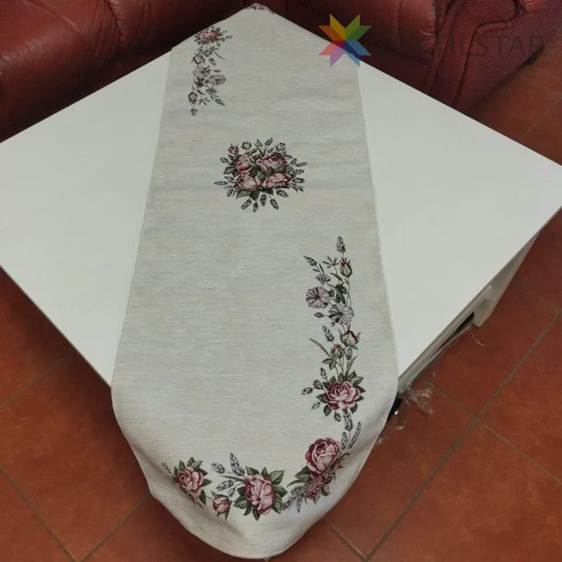 Dekoračné obrusy, behúne, Bytový textil a dekorácie - Gobelínový behúň na stôl chenille 45x140 Ruže